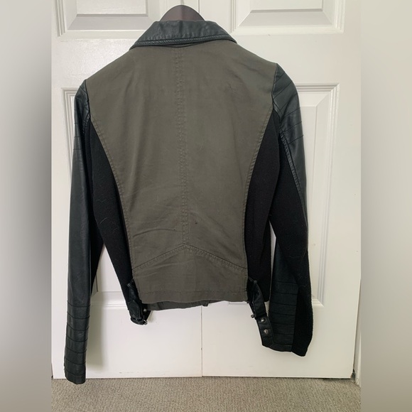 Women’s Bomber Jacket - Medium - Picture 7 of 8